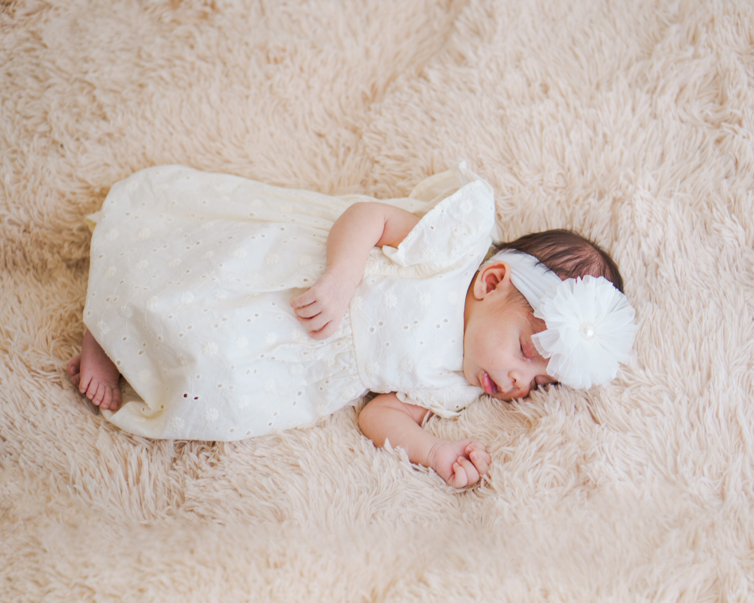 Consejos para vestir a tu recién nacido al dormir